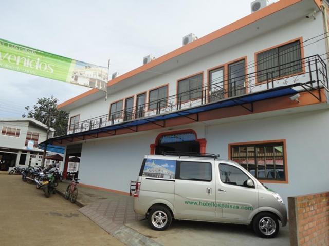Hotel Los Paisas Mitu Buitenkant foto
